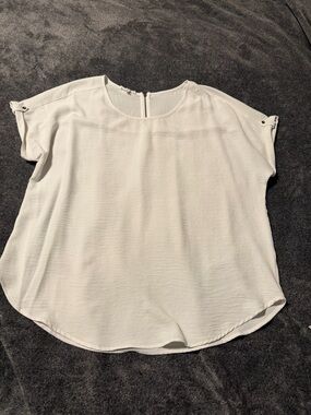 Maurices Women’s Cream Short Sleeve Scoop Neck Blouse